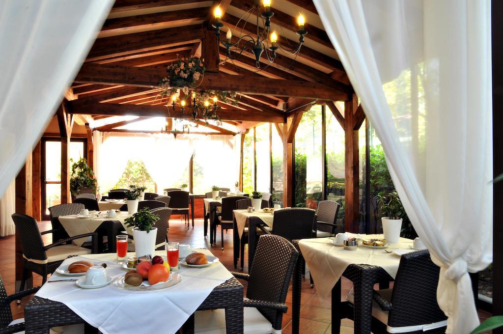 Hotel Ferro Di Cavallo Pavullo nel Frignano Bagian luar foto