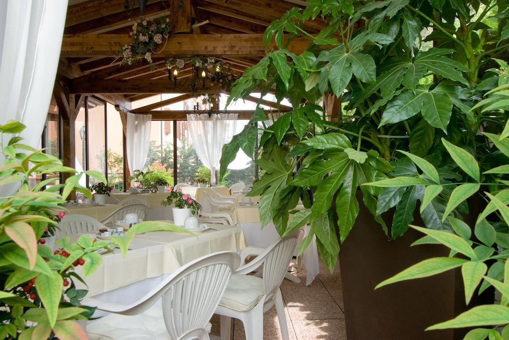Hotel Ferro Di Cavallo Pavullo nel Frignano Bagian luar foto