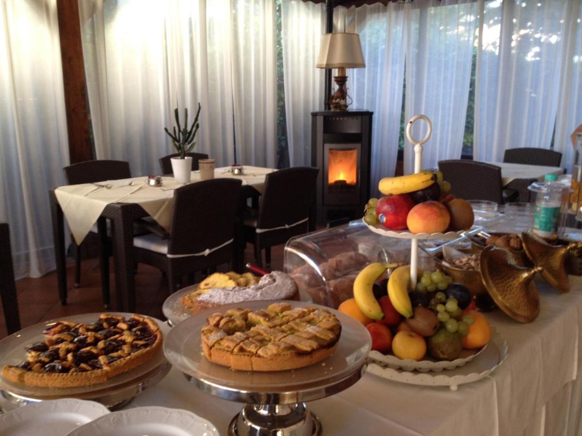 Hotel Ferro Di Cavallo Pavullo nel Frignano Bagian luar foto